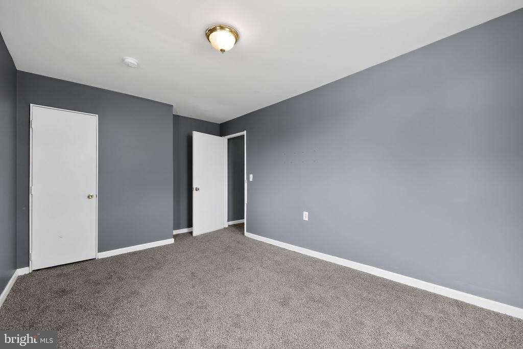5820 Woodcrest Avenue - Photo 9