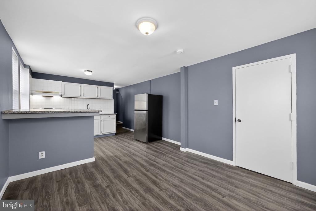 5820 Woodcrest Avenue - Photo 3