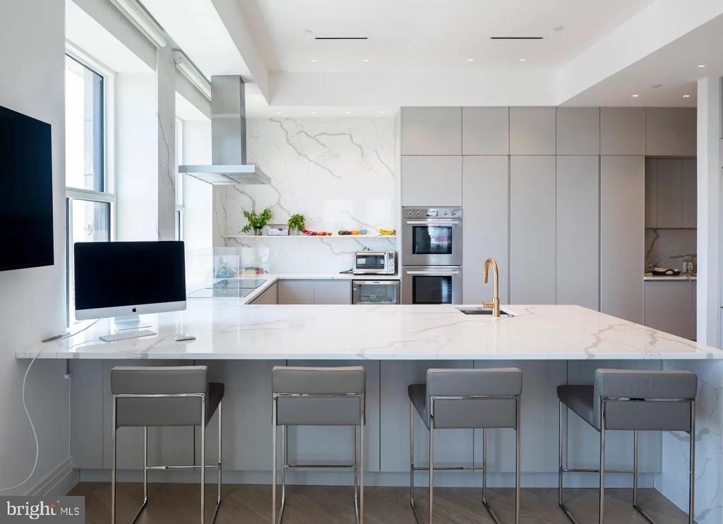 1401 Spruce Street - Photo 1