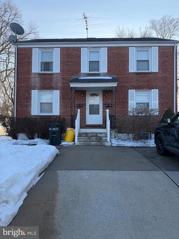 973 S Olden Avenue - Photo 0