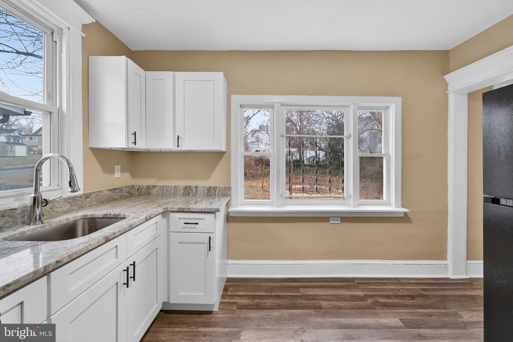 541 Engard Avenue - Photo 7