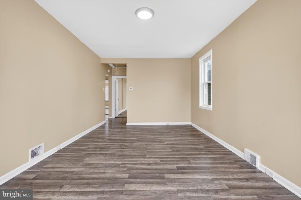 541 Engard Avenue - Photo 3