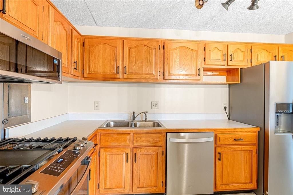 1745 Edgewood Hill Circle - Photo 11