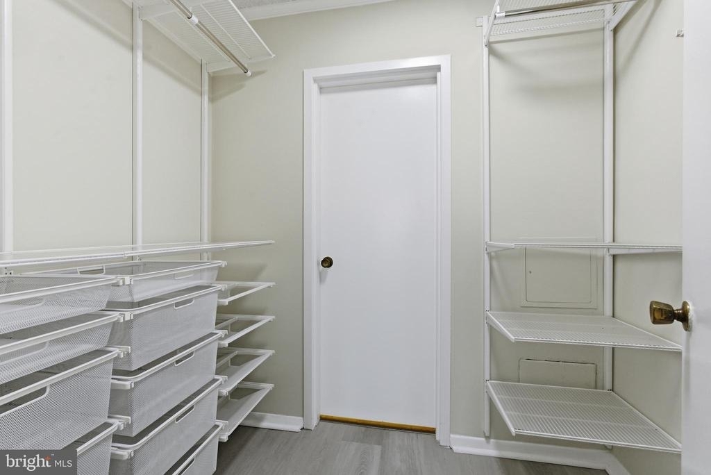 5225 Pooks Hill Road - Photo 10
