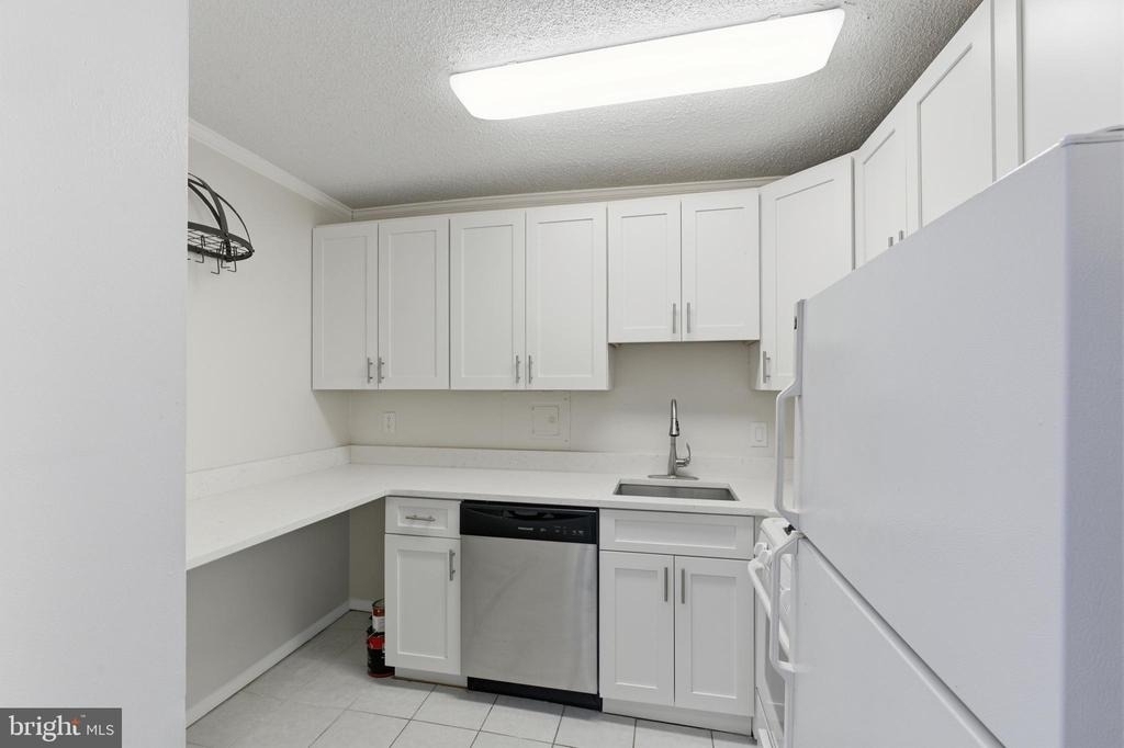 5225 Pooks Hill Road - Photo 5