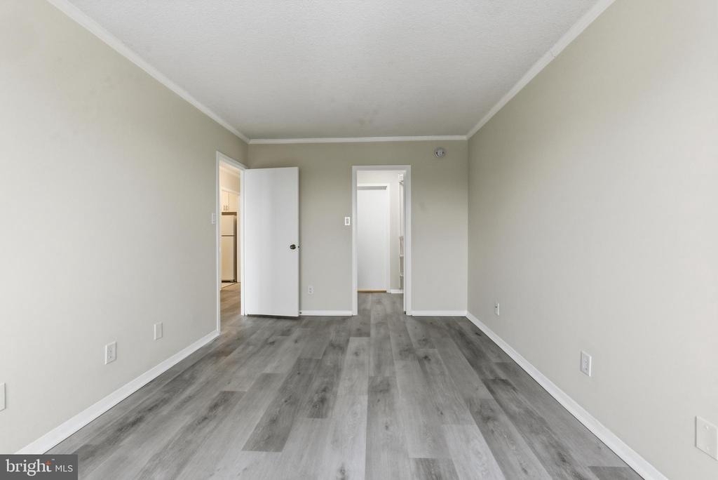 5225 Pooks Hill Road - Photo 1