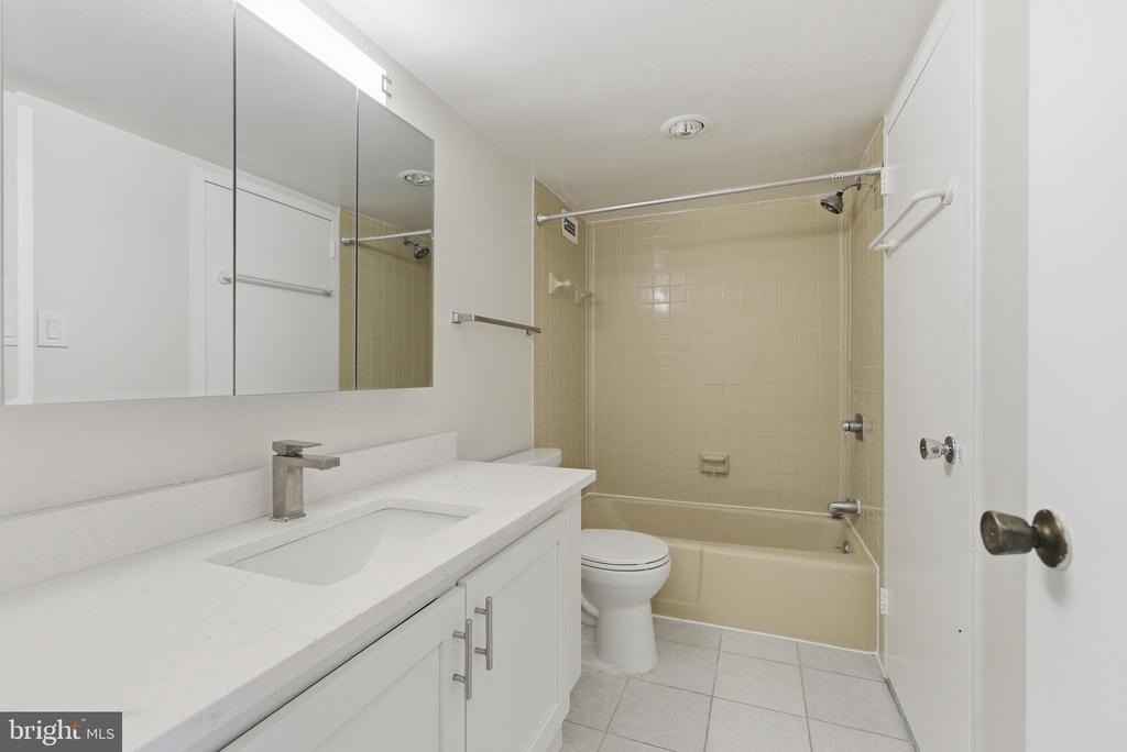 5225 Pooks Hill Road - Photo 9