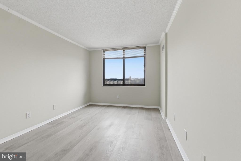 5225 Pooks Hill Road - Photo 2
