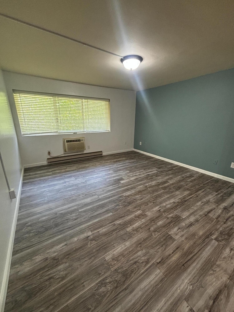 756 W Kilgore Road - Photo 1