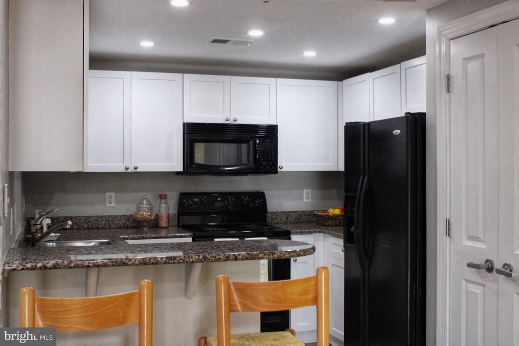 777 7th Street Nw - Photo 10