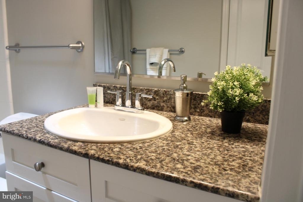 777 7th Street Nw - Photo 3