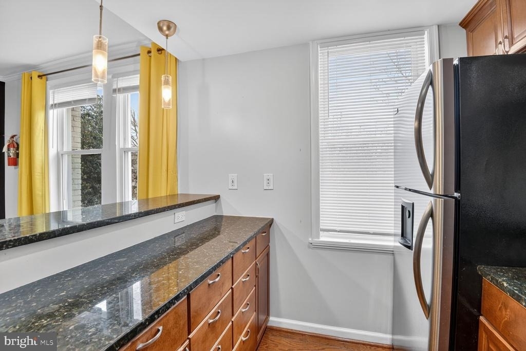1364 Constitution Avenue Ne - Photo 9