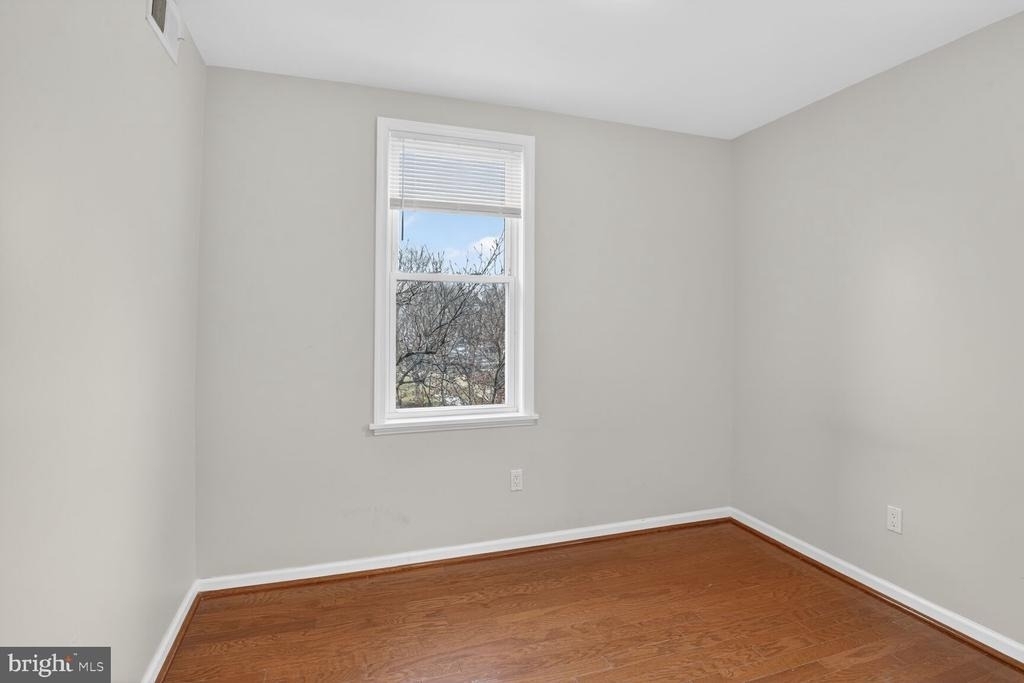1364 Constitution Avenue Ne - Photo 10