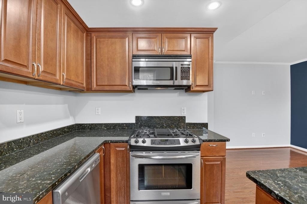 1364 Constitution Avenue Ne - Photo 7
