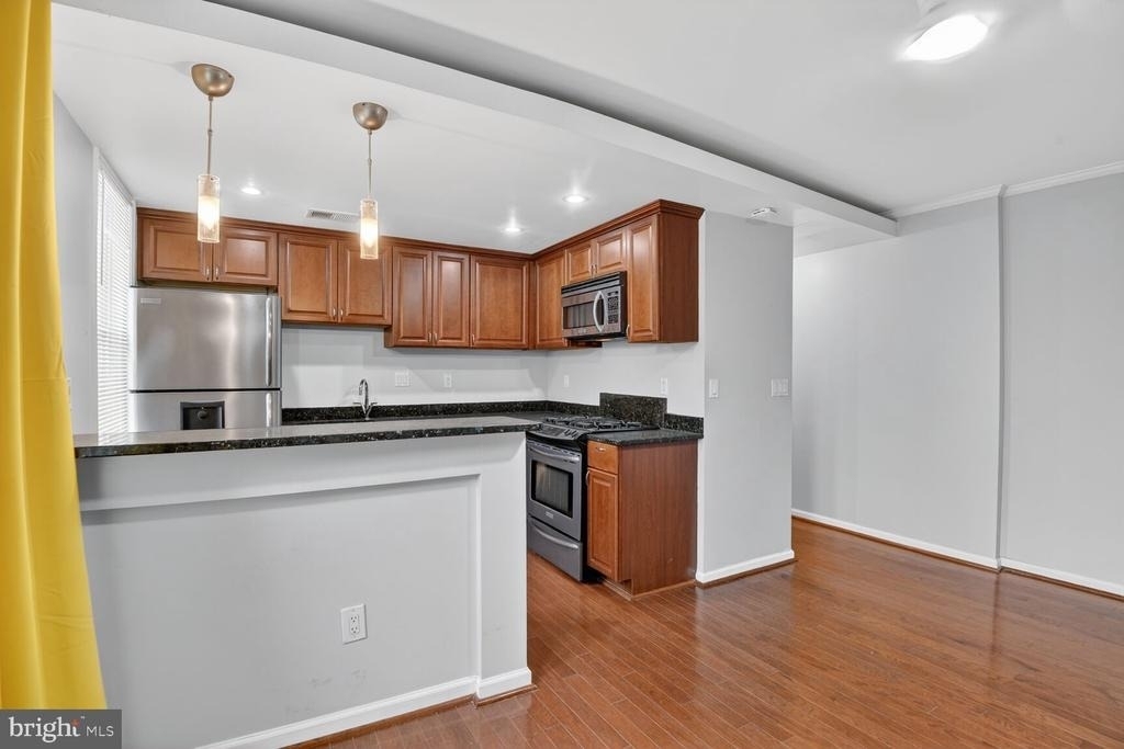 1364 Constitution Avenue Ne - Photo 5