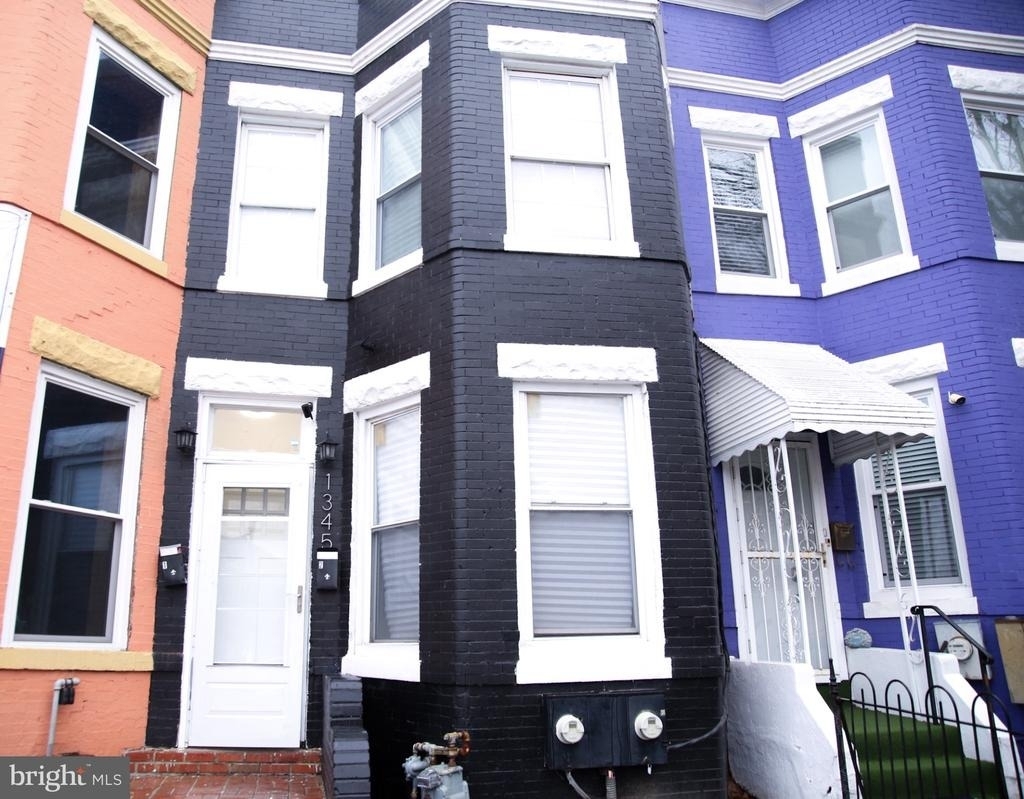 1345 1st Street Nw - Photo 0