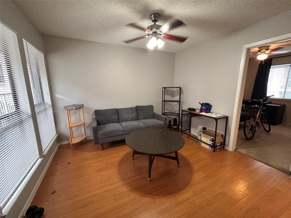 3115 Helms St - Photo 1
