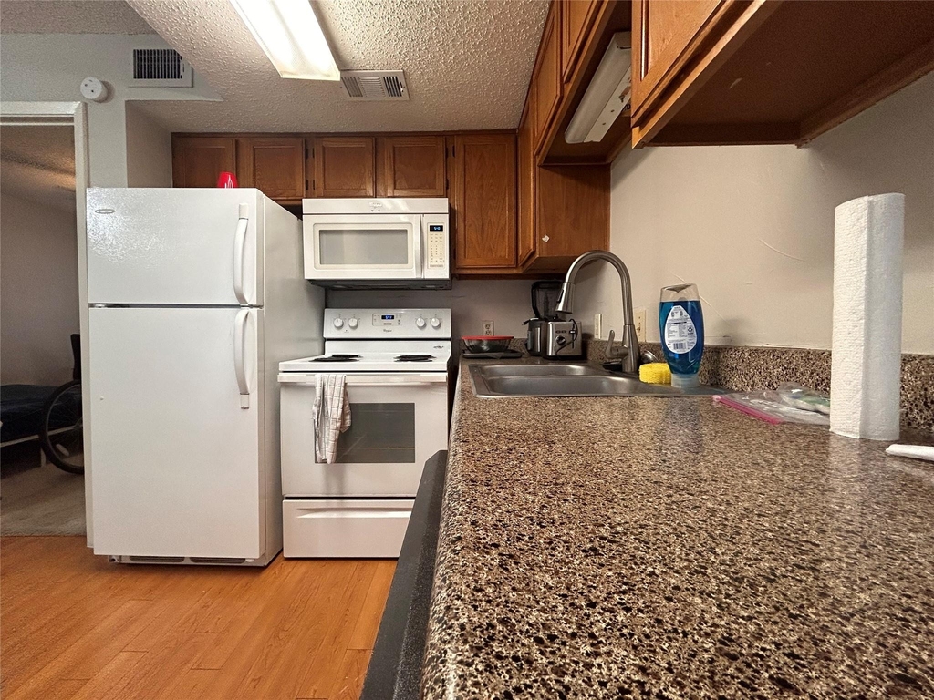 3115 Helms St - Photo 2