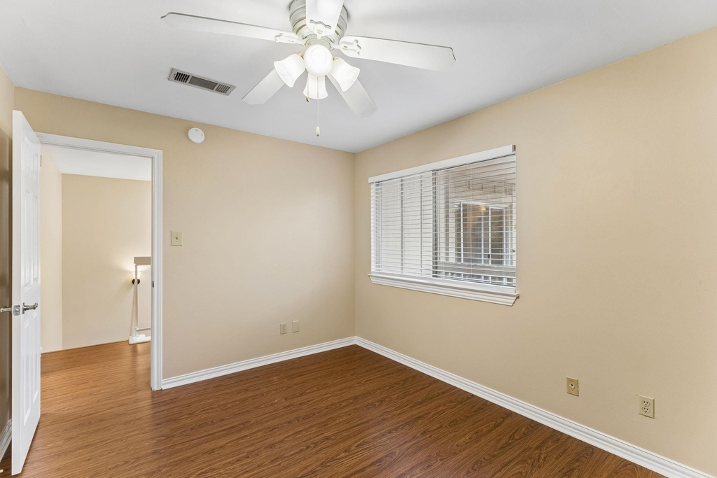 8340 Fathom Cir - Photo 15