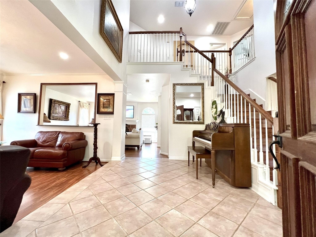 1722 Antler Crossing Dr - Photo 2