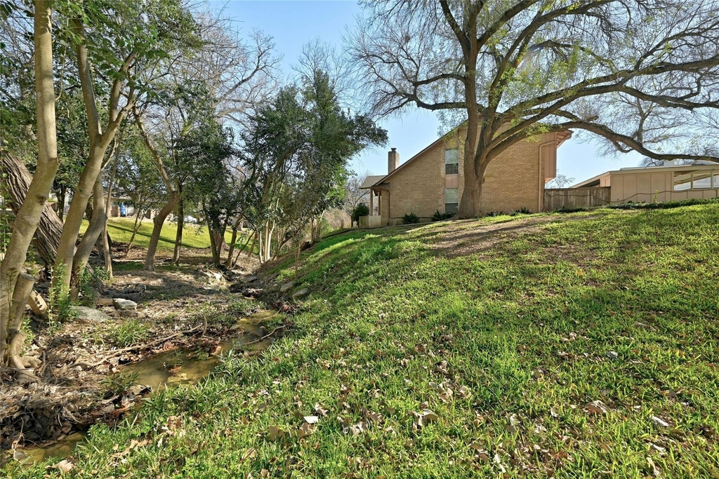 2002 Millay Dr - Photo 27