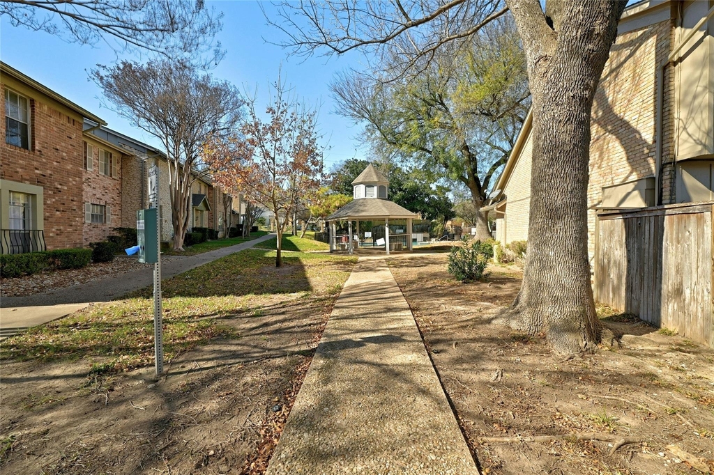 2002 Millay Dr - Photo 37