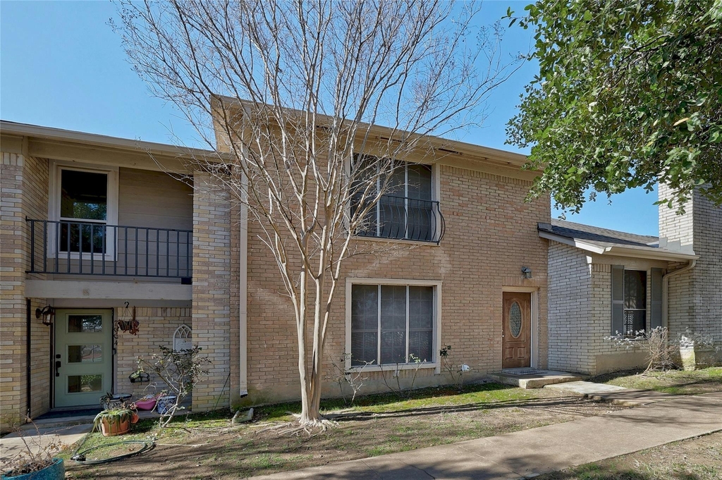2002 Millay Dr - Photo 2