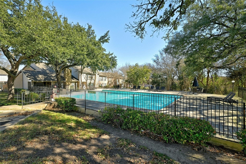 2002 Millay Dr - Photo 33
