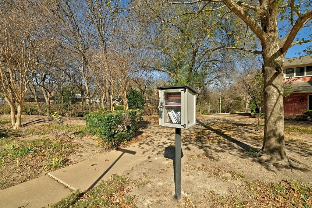 2002 Millay Dr - Photo 34