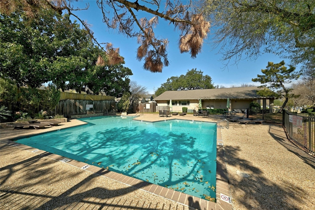 2002 Millay Dr - Photo 35