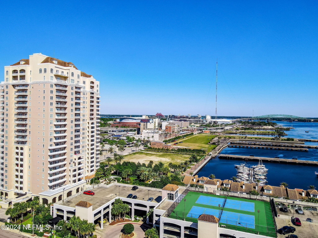 400 E Bay Street - Photo 3
