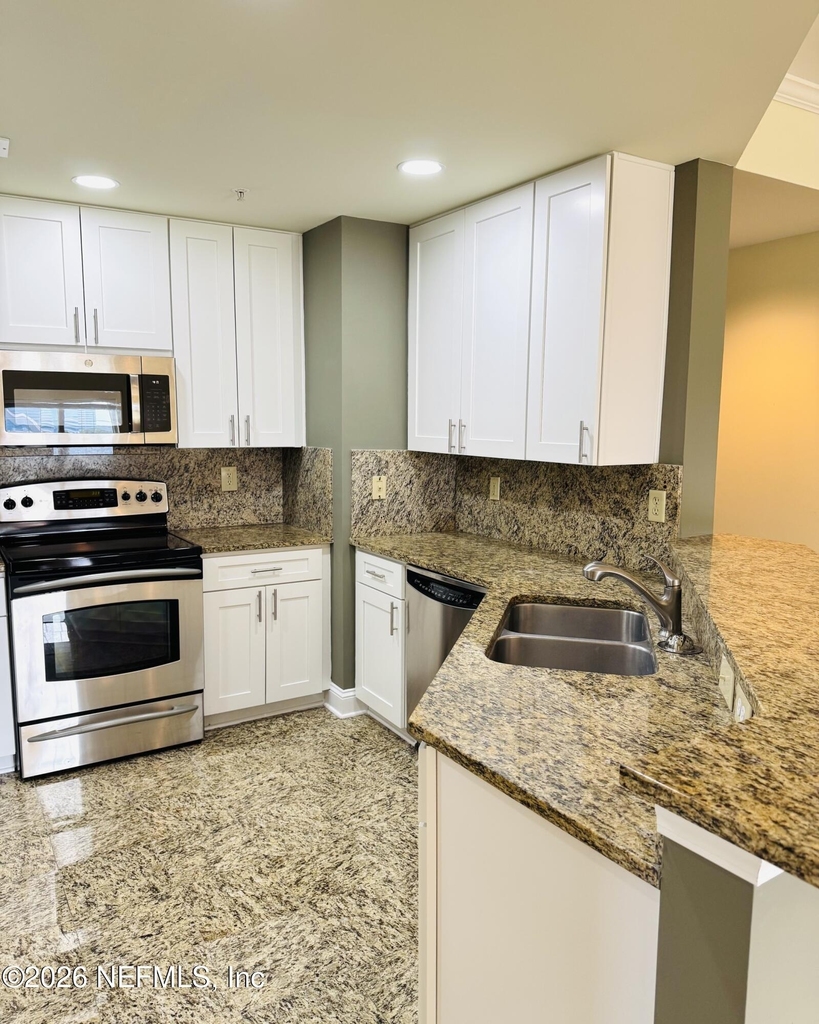 400 E Bay Street - Photo 59
