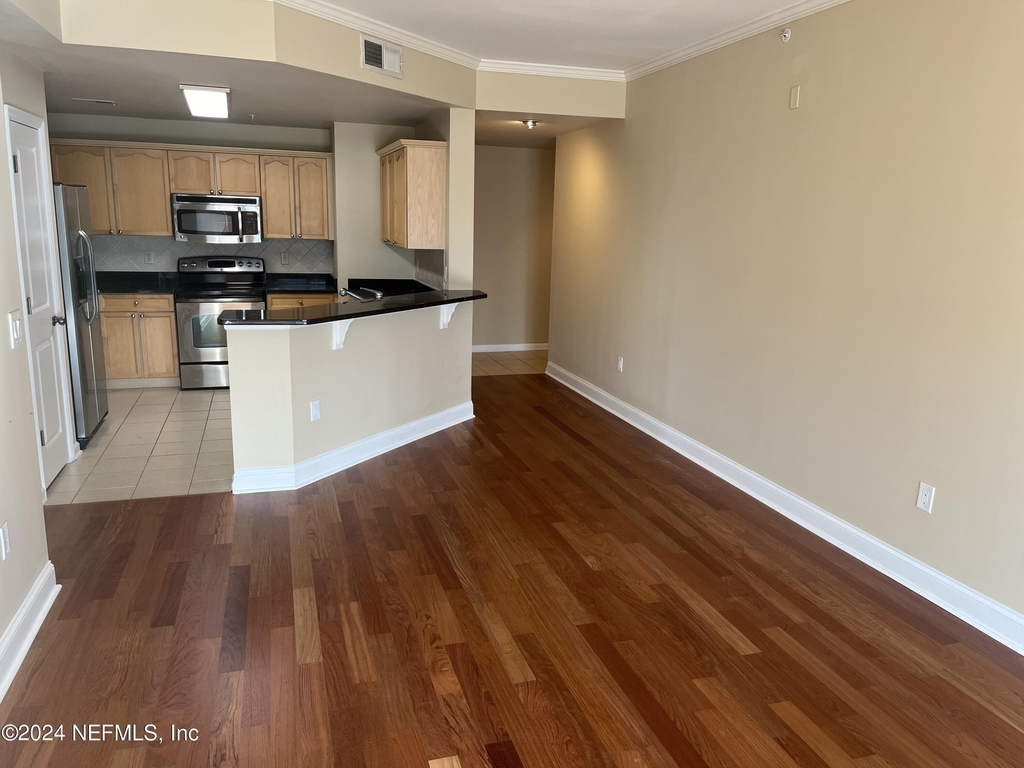 400 E Bay Street - Photo 50