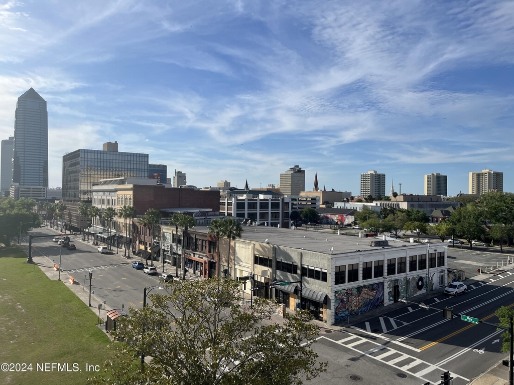 400 E Bay Street - Photo 56