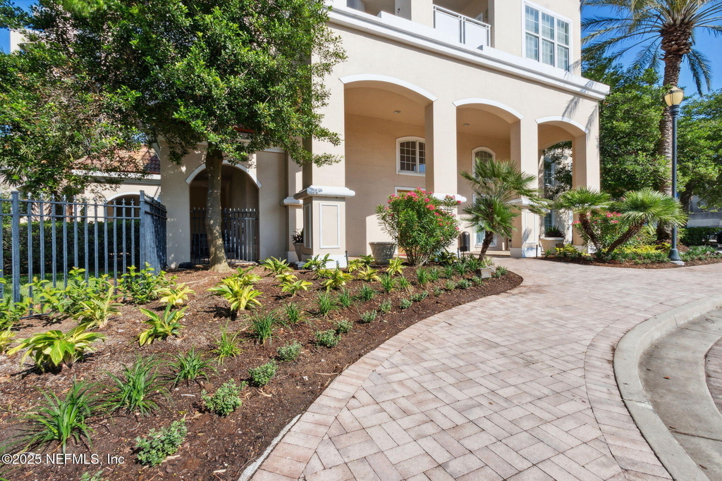 400 E Bay Street - Photo 34