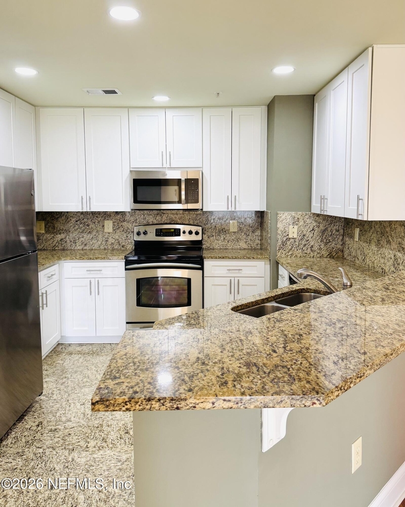 400 E Bay Street - Photo 62
