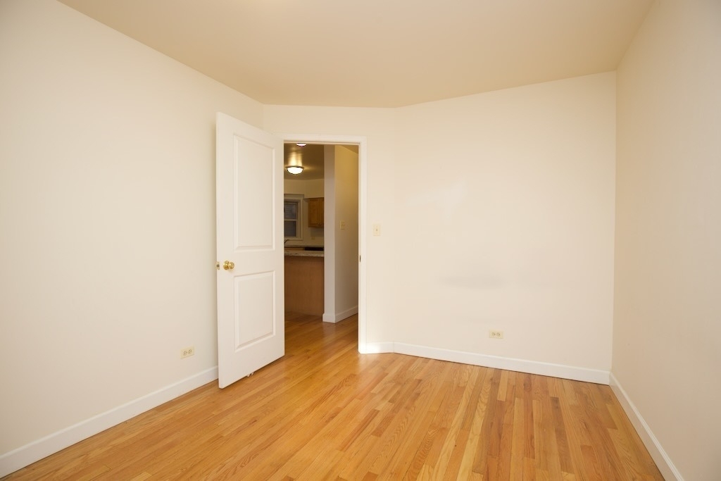 6711 N Sheridan Road - Photo 9
