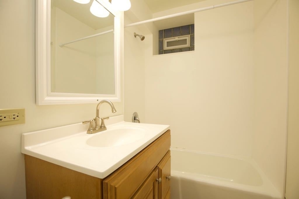 6713 N Sheridan Road - Photo 12