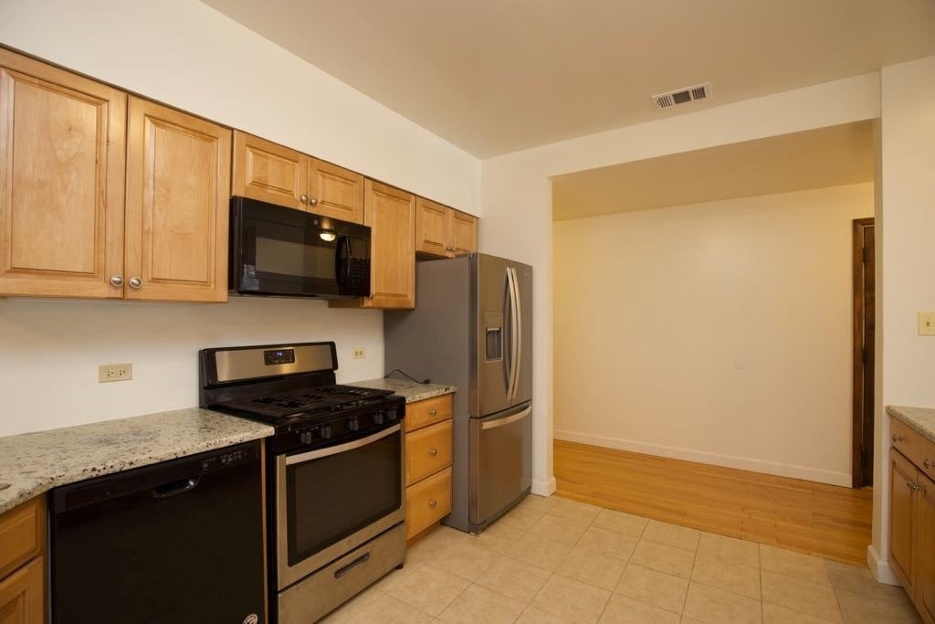 6713 N Sheridan Road - Photo 4