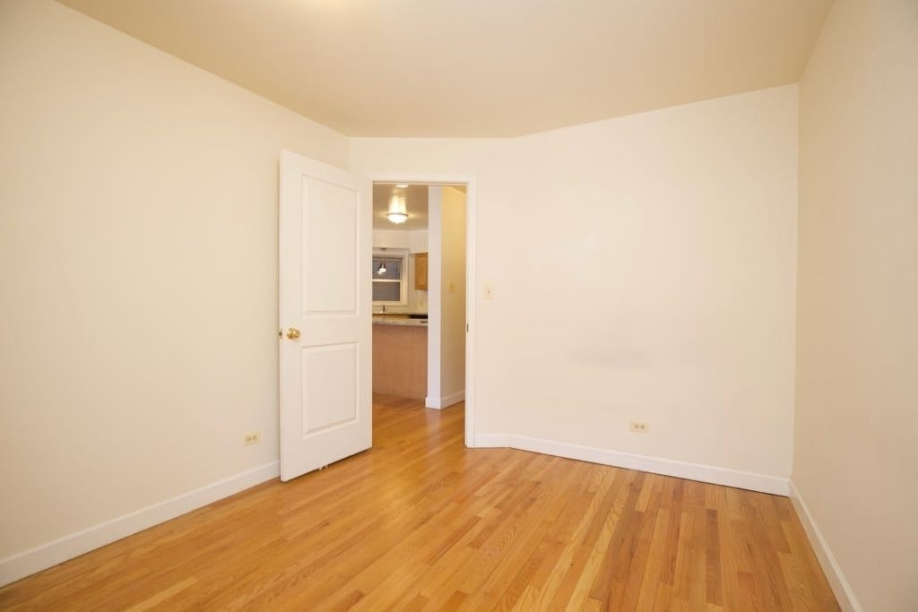 6713 N Sheridan Road - Photo 8