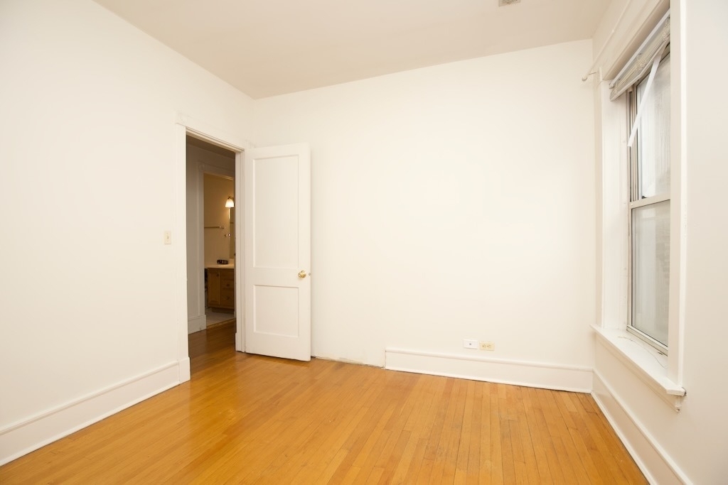 6717 N Sheridan Road - Photo 17