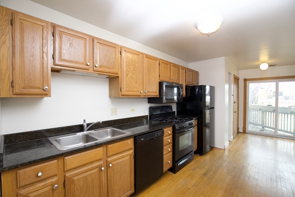 6717 N Sheridan Road - Photo 1