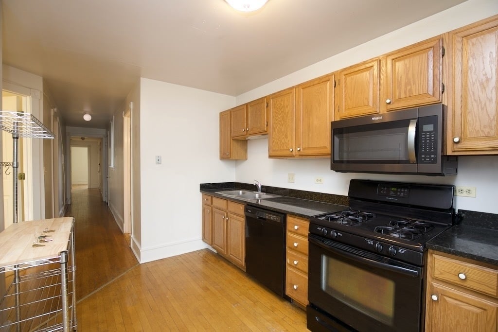 6717 N Sheridan Road - Photo 3