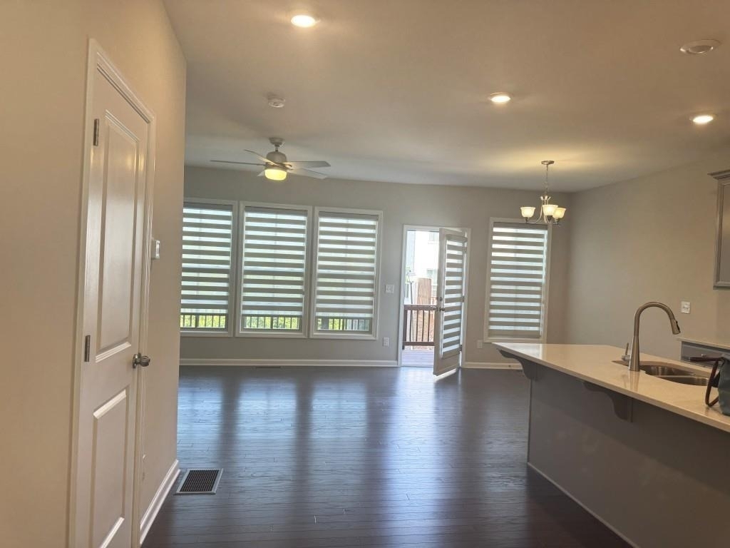 381 Northaven Avenue - Photo 2