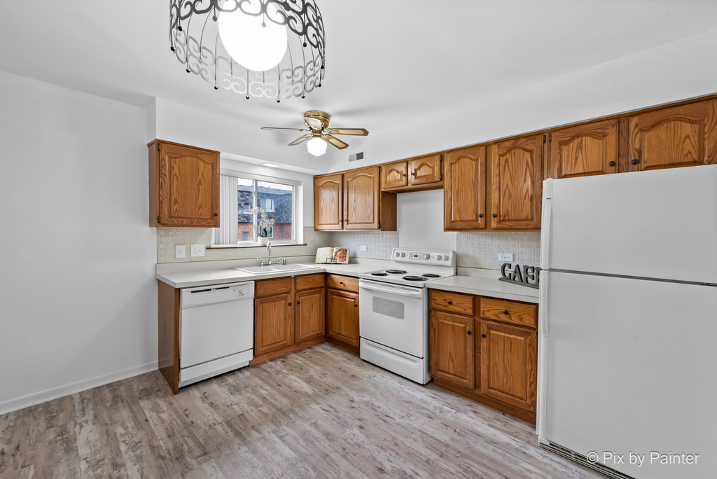 9407 Bay Colony Drive - Photo 3
