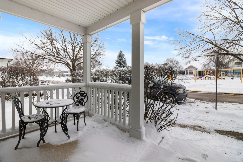 986 Four Seasons Boulevard - Photo 11