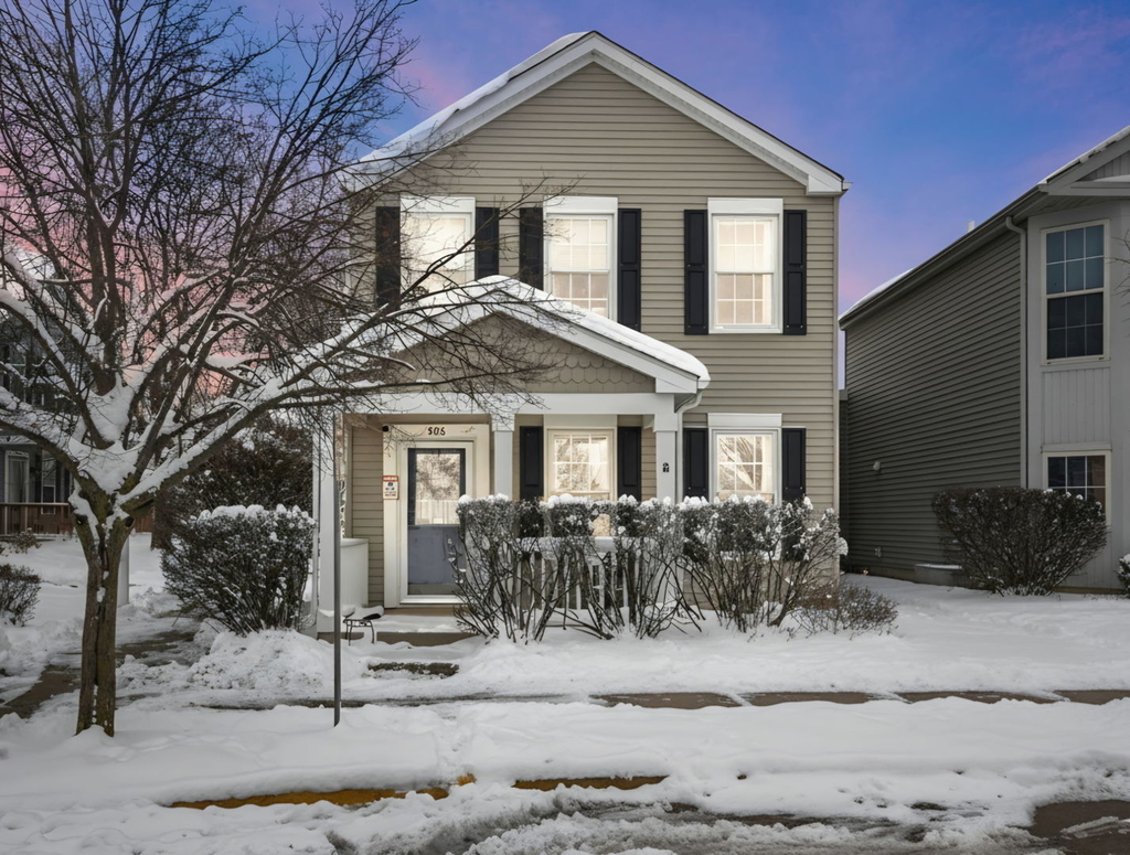 986 Four Seasons Boulevard - Photo 0