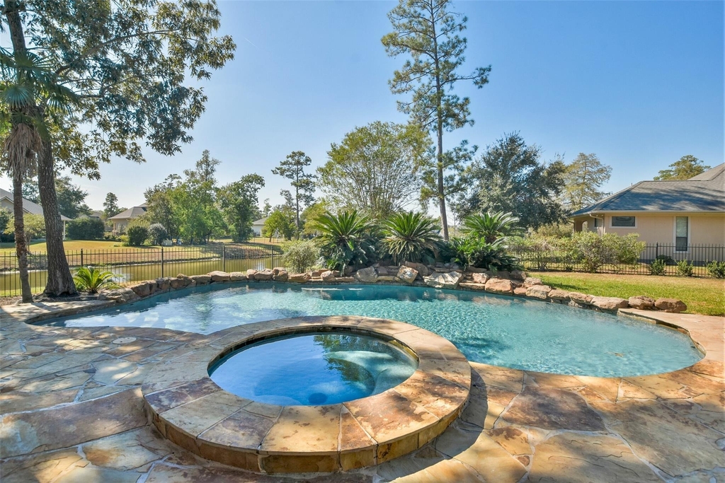 8114 Hideaway Lake Circle - Photo 38