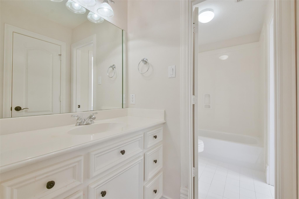 8114 Hideaway Lake Circle - Photo 33