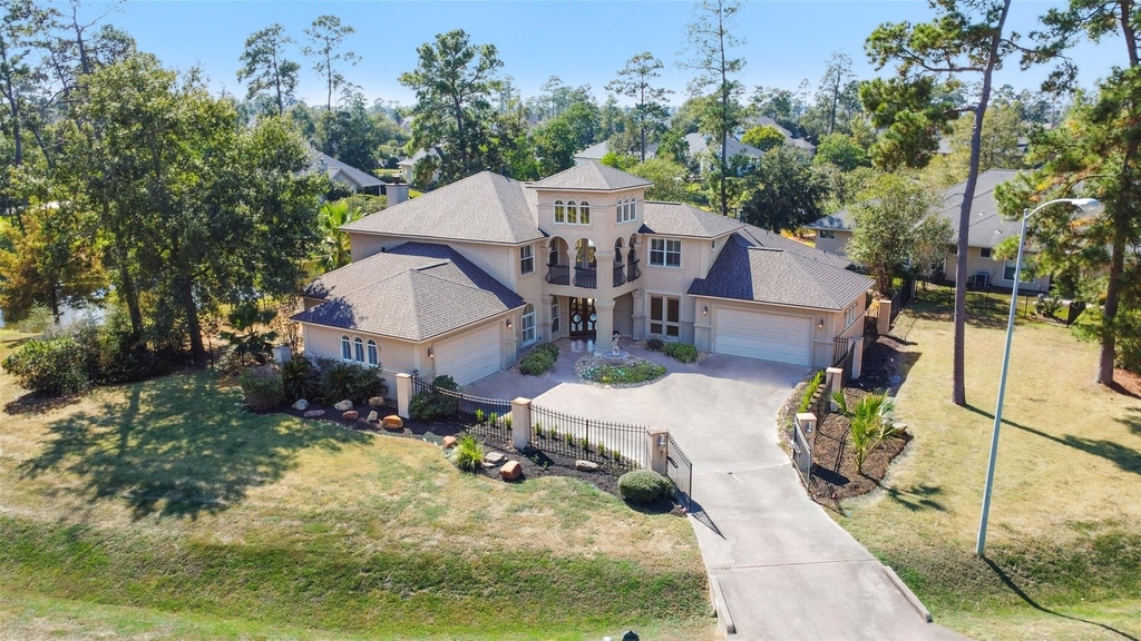8114 Hideaway Lake Circle - Photo 0